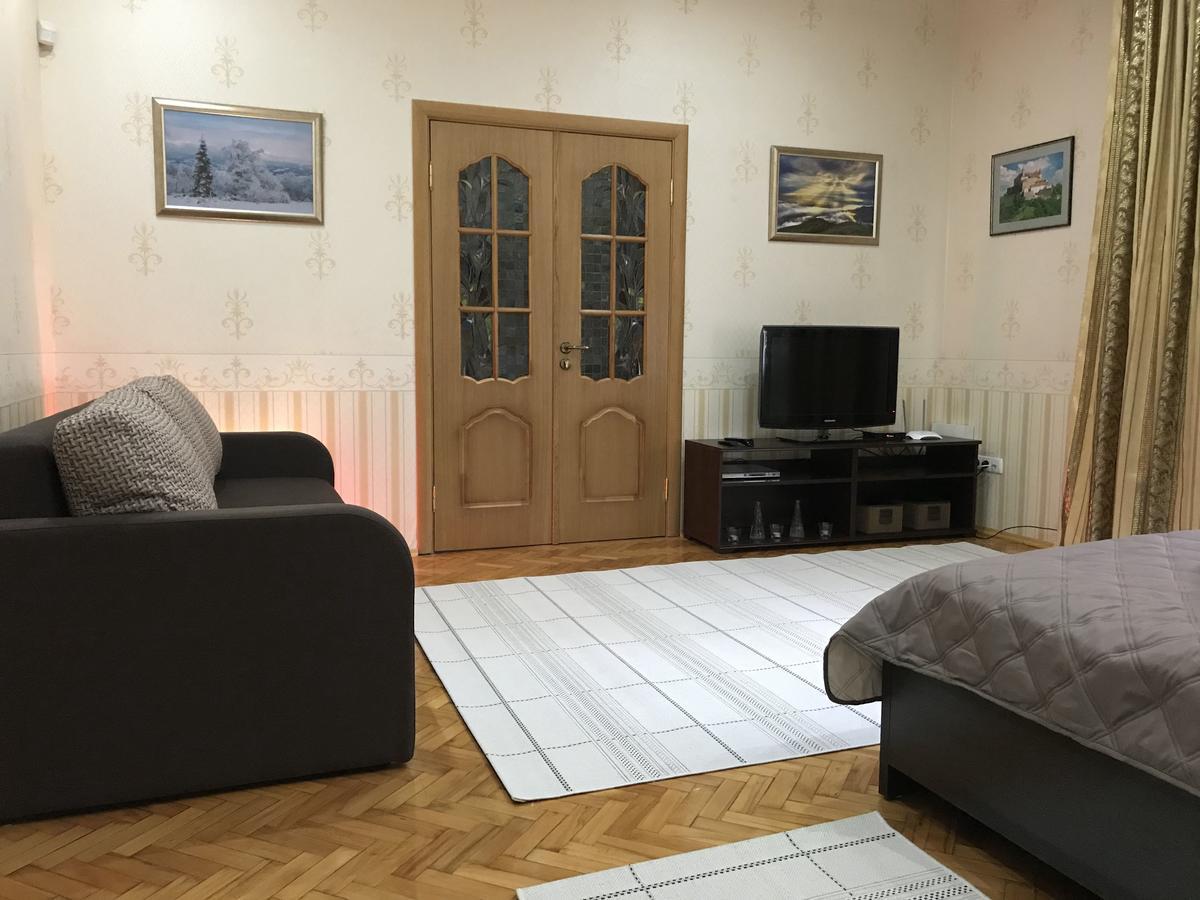 Large Apartment In The City Center Munkács Kültér fotó