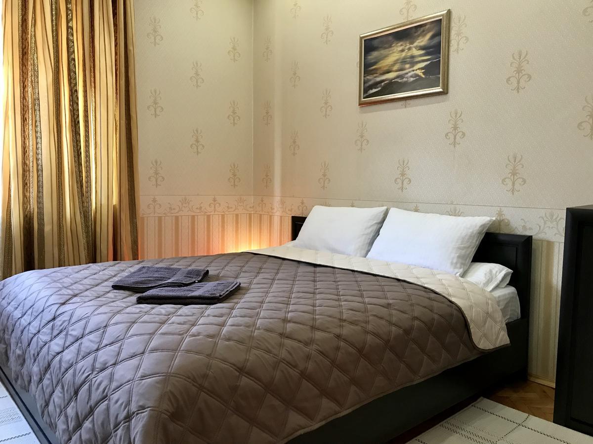 Large Apartment In The City Center Munkács Kültér fotó