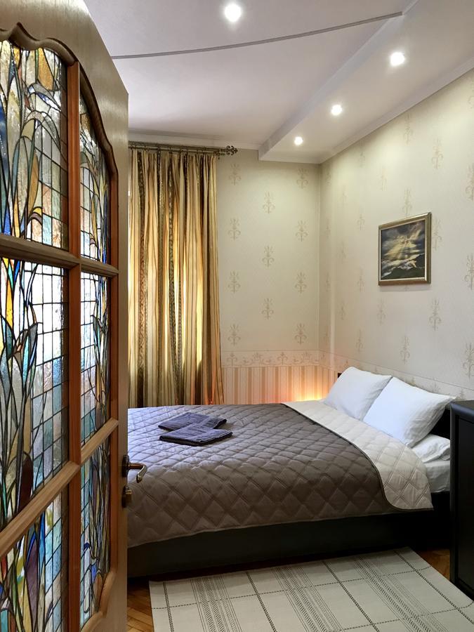 Large Apartment In The City Center Munkács Kültér fotó