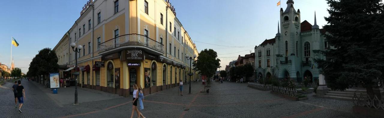 Large Apartment In The City Center Munkács Kültér fotó
